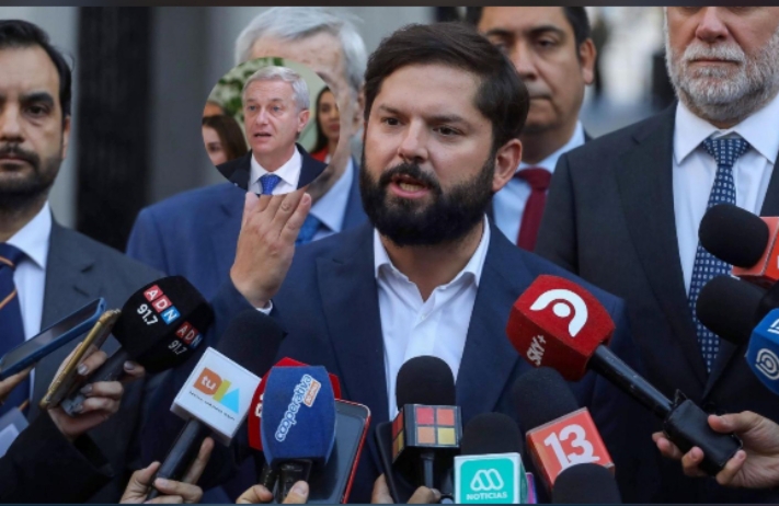 ¿”Otra cosa es con guitarra”? El duro choque con la realidad del Presidente Kast frente a los sueldos de la alta política