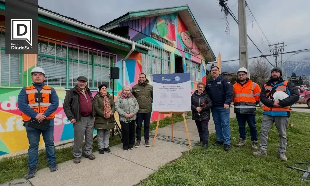 Calle Victoria empieza a cambiar: veredas, luz y estacionamientos para el centro de Coyhaique