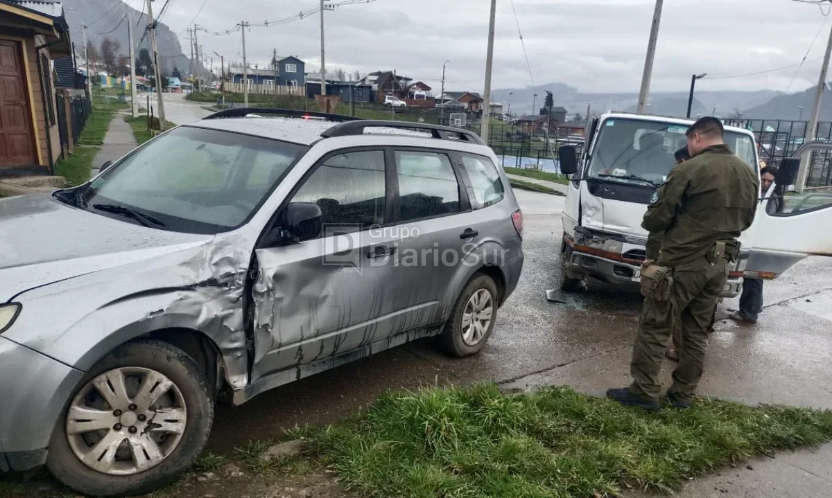Colisión frontal en Coyhaique deja dos personas involucradas en la tarde de este domingo