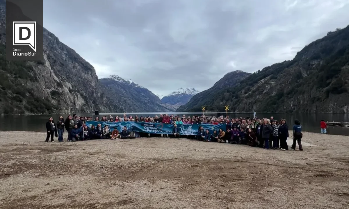 Municipio de Coyhaique y UAysén lanzan primera Escuela de Líderes Comunitarios en la Región de Aysén