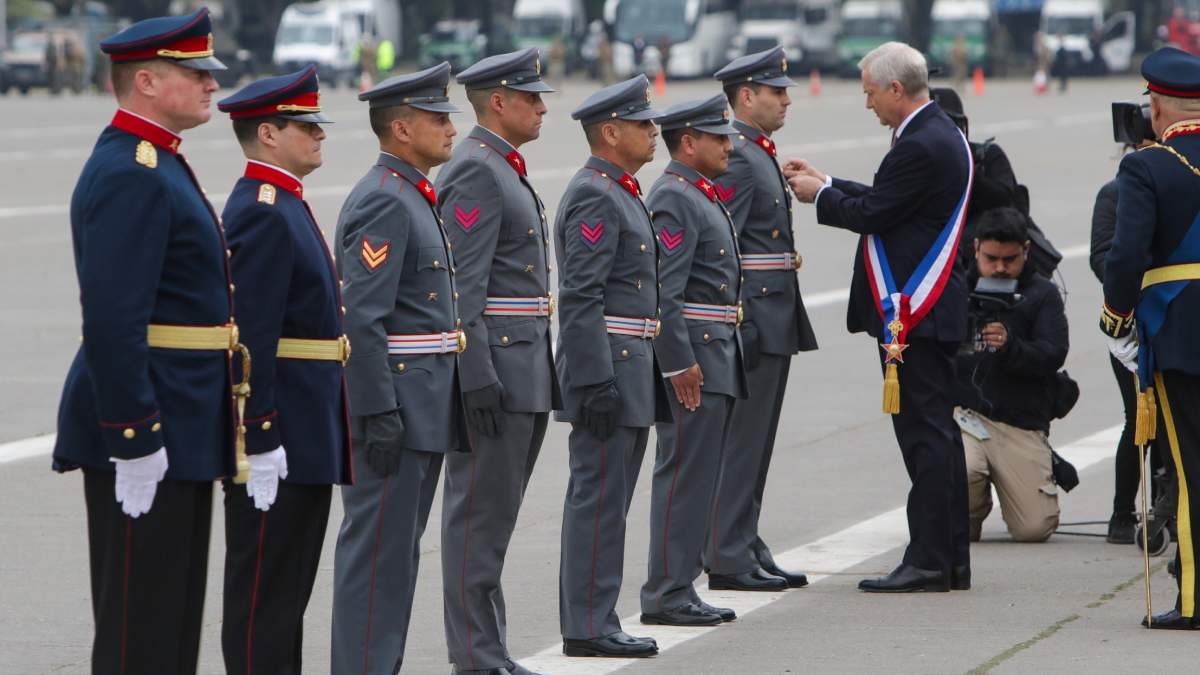 Kast retoma tradición de 1986: entrega Medallas al Valor a siete efectivos del Ejército en la previa de la Parada Militar 2026