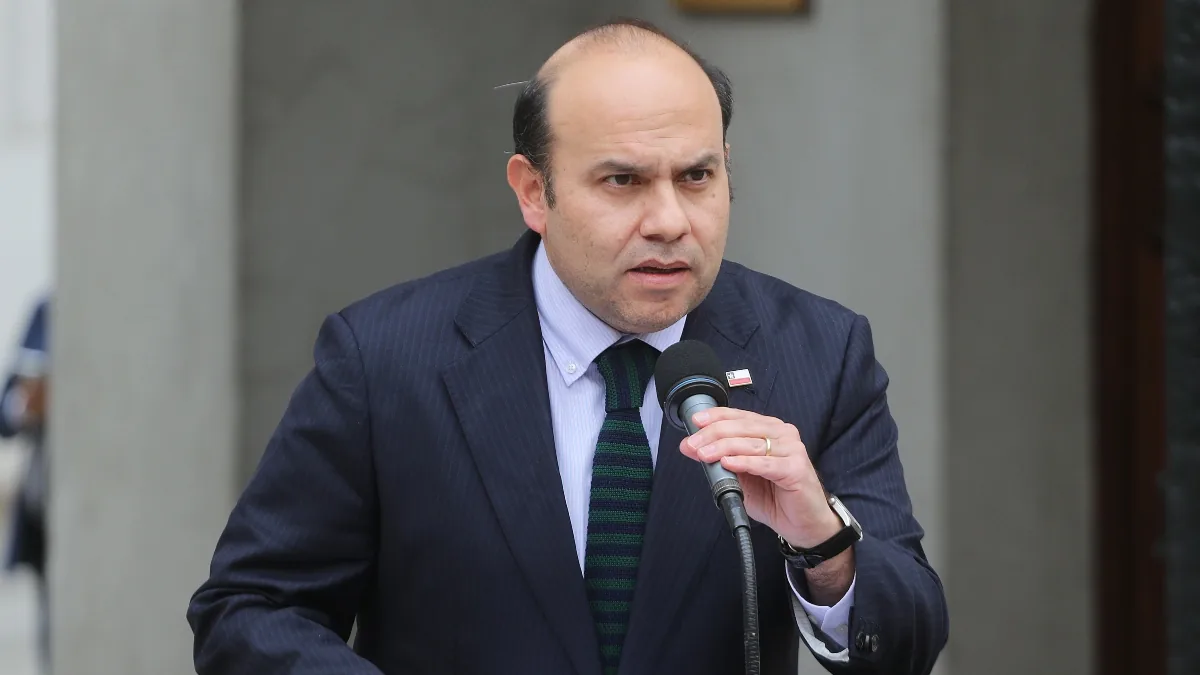 Gobierno responde con dureza a Bachelet y Boric y los acusa de "atacar" desde la política exterior