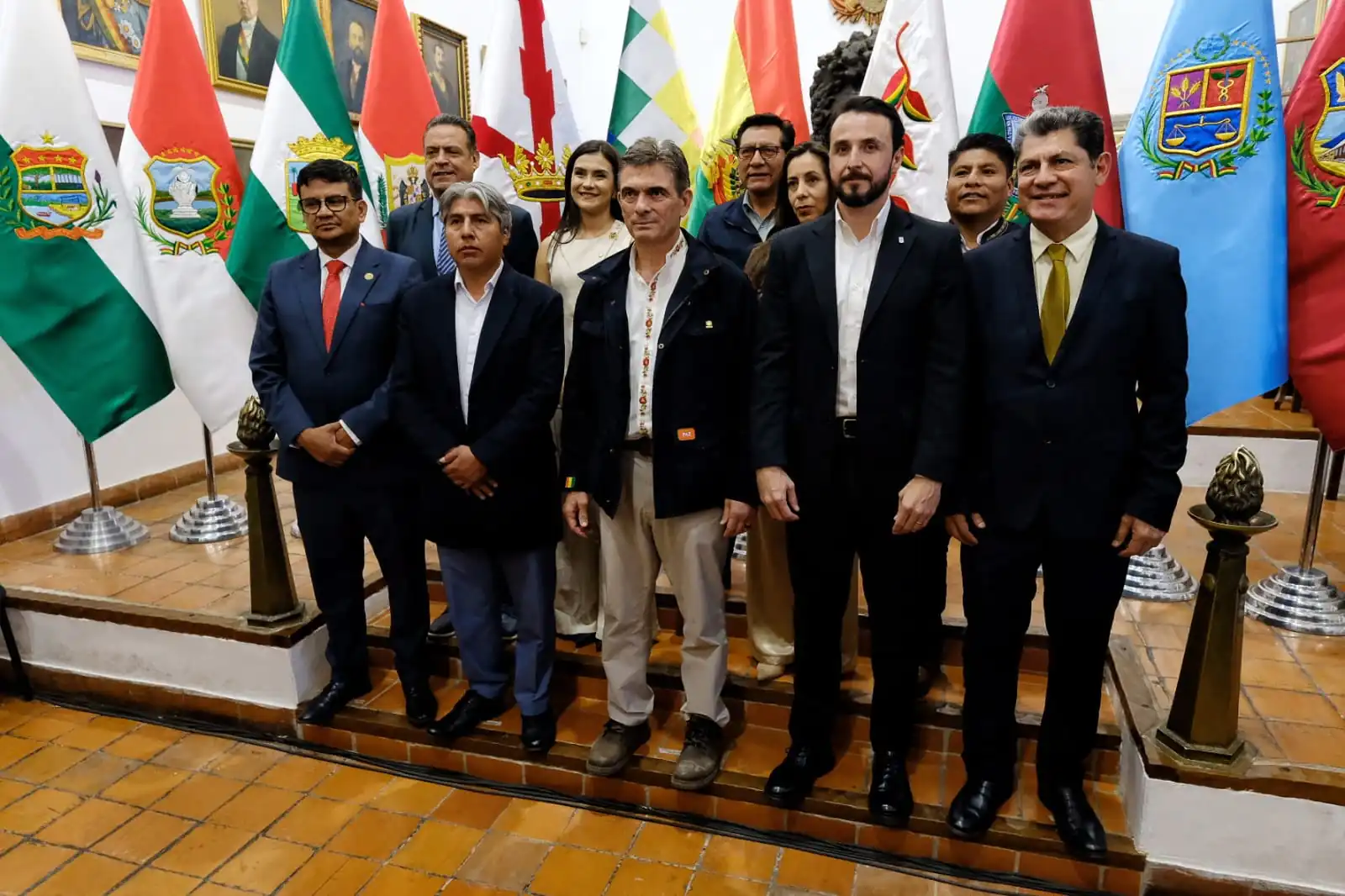 Paz reúne a gobernadores para acelerar el 50/50 y resolver impacto del diésel