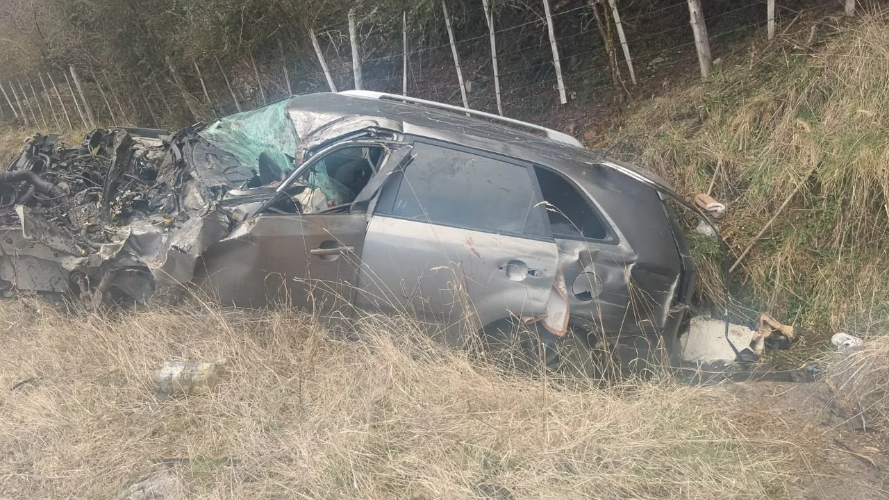 Tres niños y su madre lesionados: nuevo volcamiento en la Ruta 7 pone en riesgo a familias de Aysén