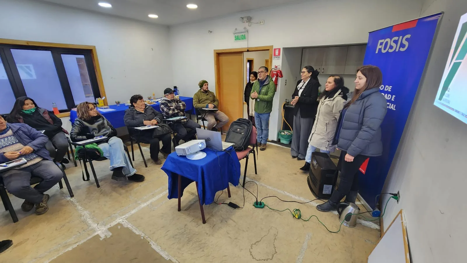 Chile Chico apuesta por sus emprendedores: 50 personas reciben capacitación y herramientas del FOSIS