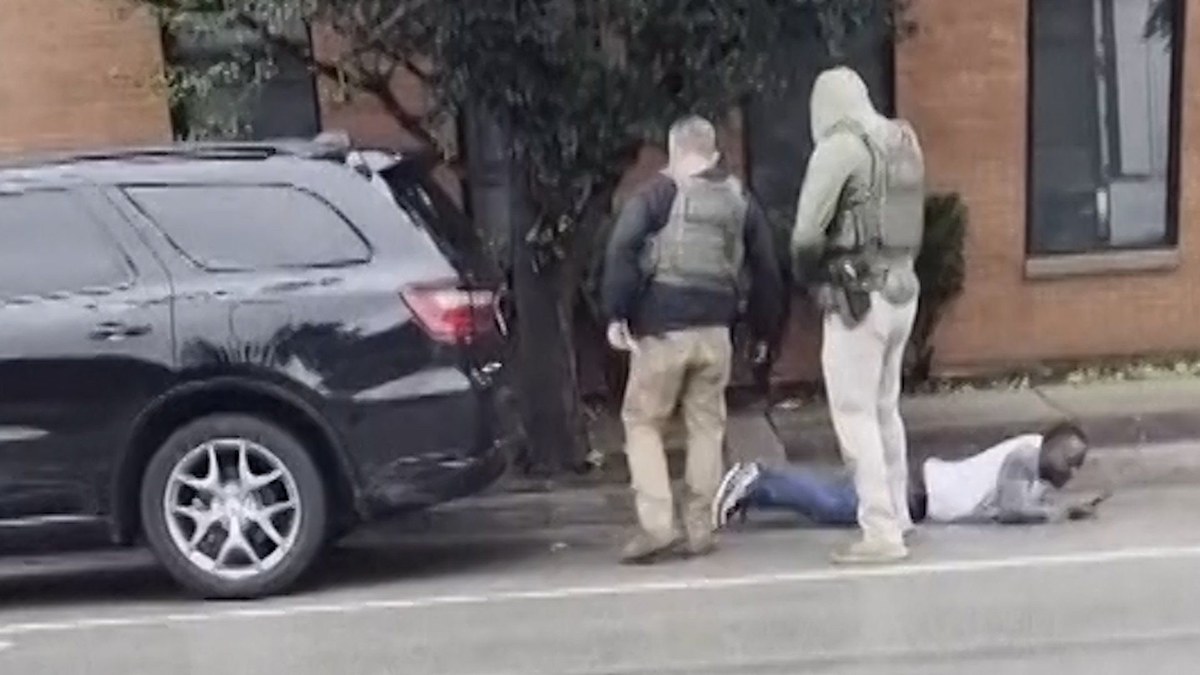 Abuso de poder en Evanston: ICE confunde a ciudadano y lo deja ensangrentado