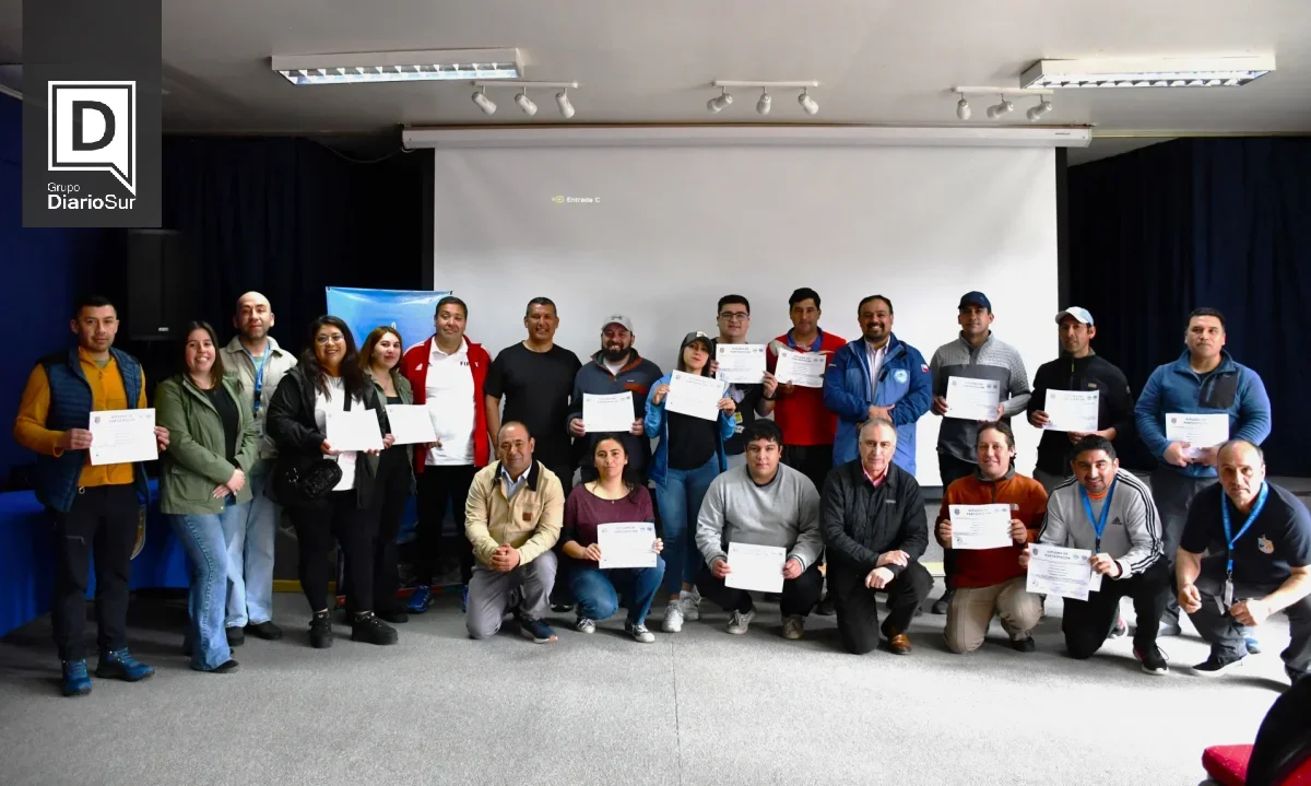 Cochrane forma 17 árbitros en curso intensivo para el fútbol local
