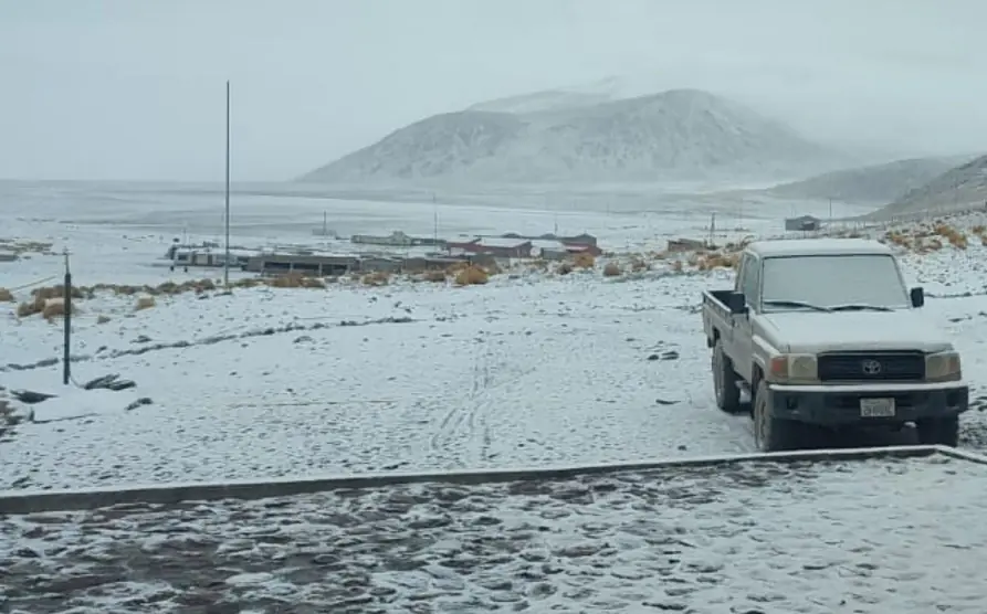 La Paz bajo la nieve: alerta por nevadas y vientos de hasta 50 km/h en zonas altas