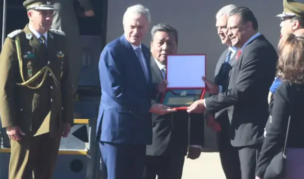 Gobernadores de Bolivia y Chile fortalecen vínculos con acuerdos de integración y logística