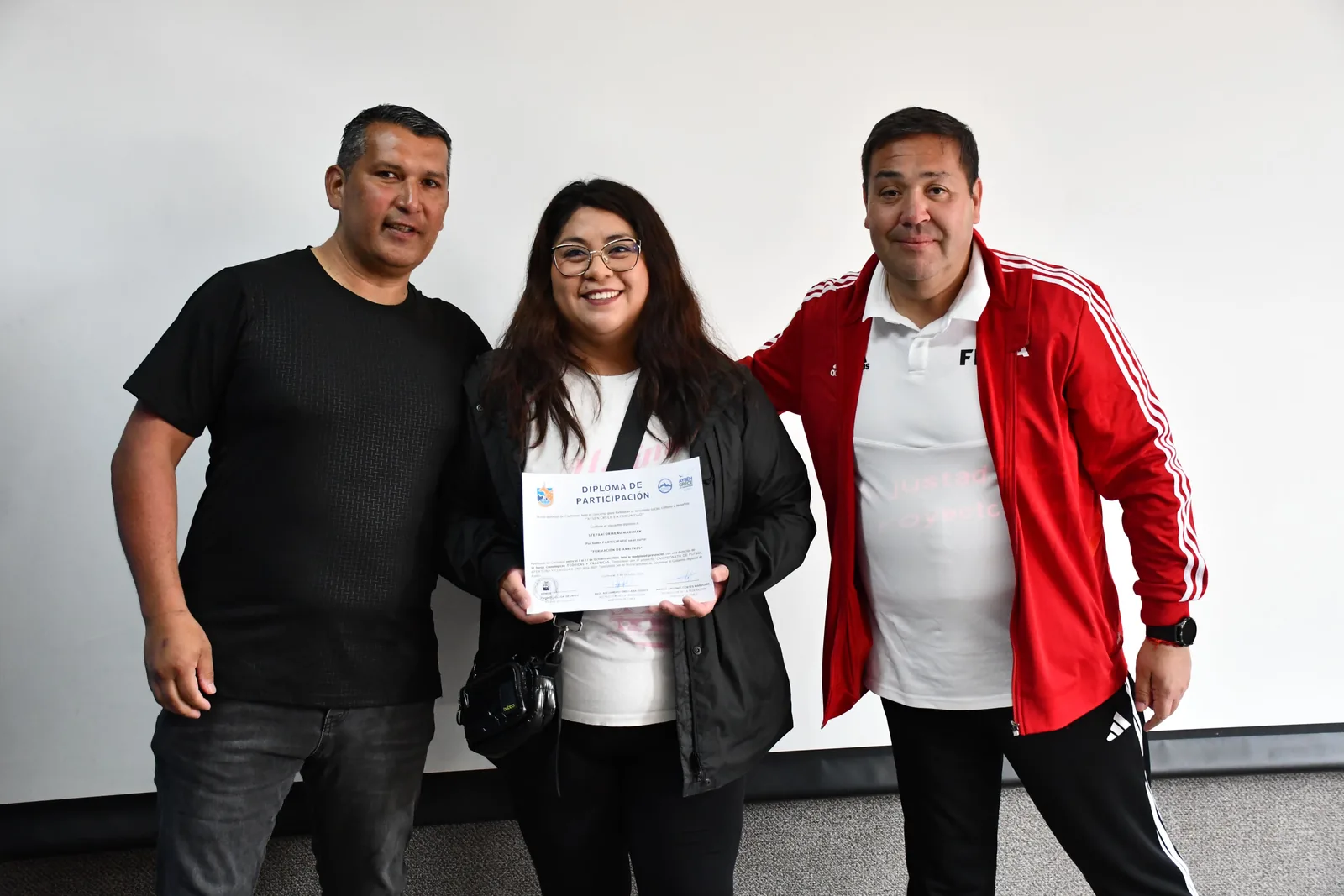 Cochrane fortalece fútbol local con 17 nuevos árbitros y abre puertas a la mujer