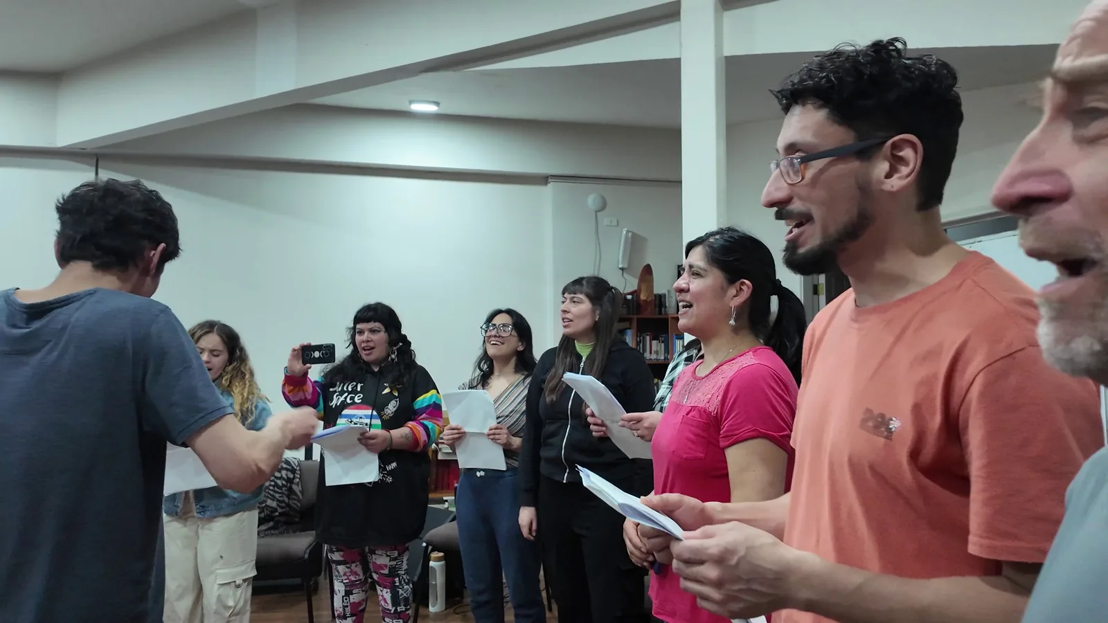 Teatro y tradición chilena llegan a Puerto Aysén con 'La Pérgola de las Flores'